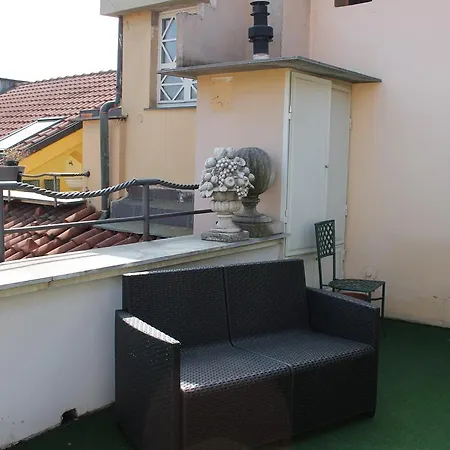 Apartment Roof Garden *